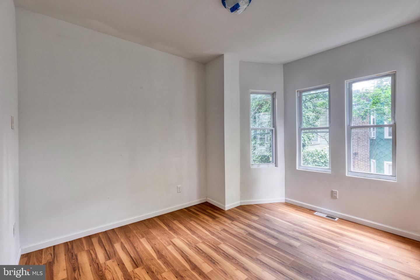 35 S Ashmead Pl S Property Photo 13
