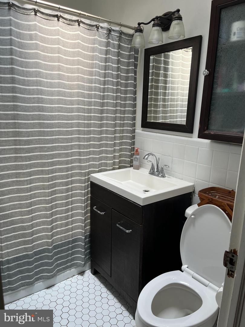 138 Osborn St Property Photo 6