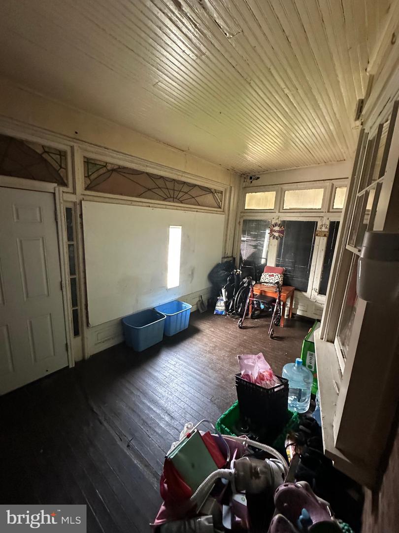 6509 Torresdale Ave Property Photo 2