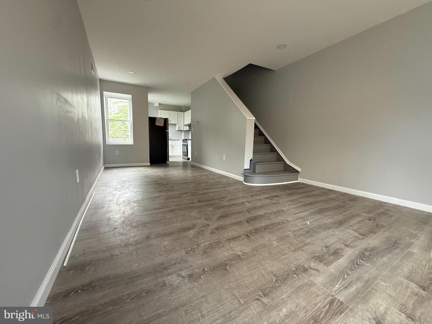 2447 Ingersoll St Property Photo 3
