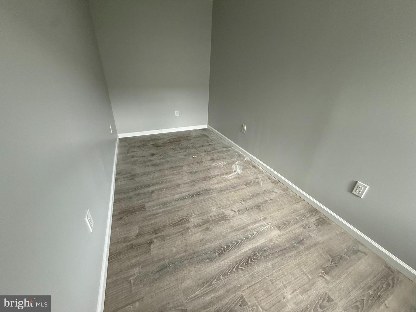 2447 Ingersoll St Property Photo 8