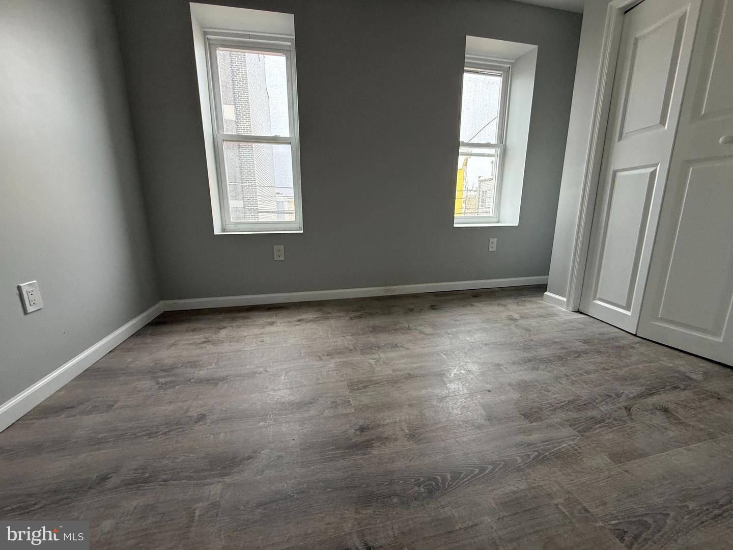 2447 Ingersoll St Property Photo 10