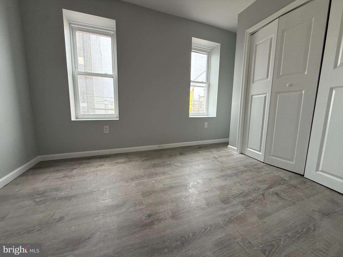2447 Ingersoll St Property Photo 11