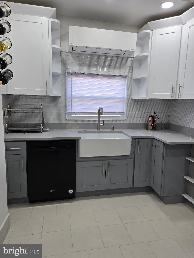 3409 Disston St Property Photo 1