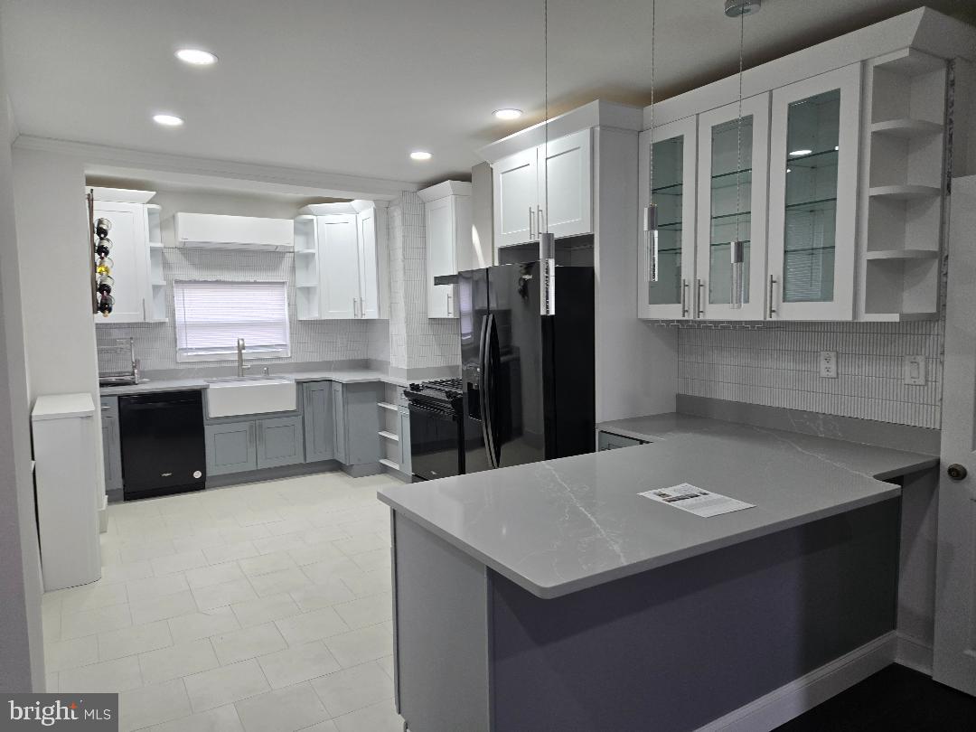3409 Disston St Property Photo 6
