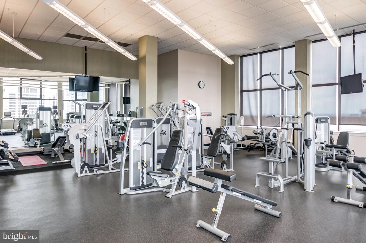 1500 Locust St #2409 Property Photo 22