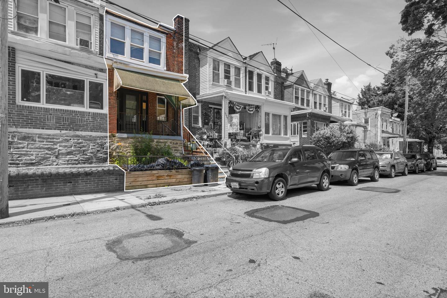 6052 N Beechwood St Property Photo 4