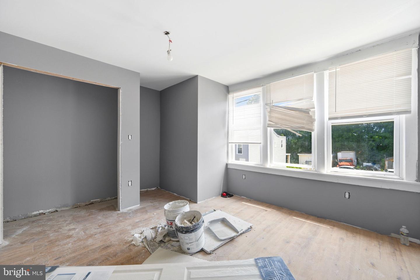 6052 N Beechwood St Property Photo 13