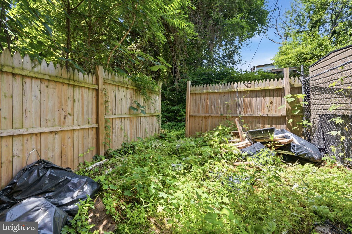 6052 N Beechwood St Property Photo 19
