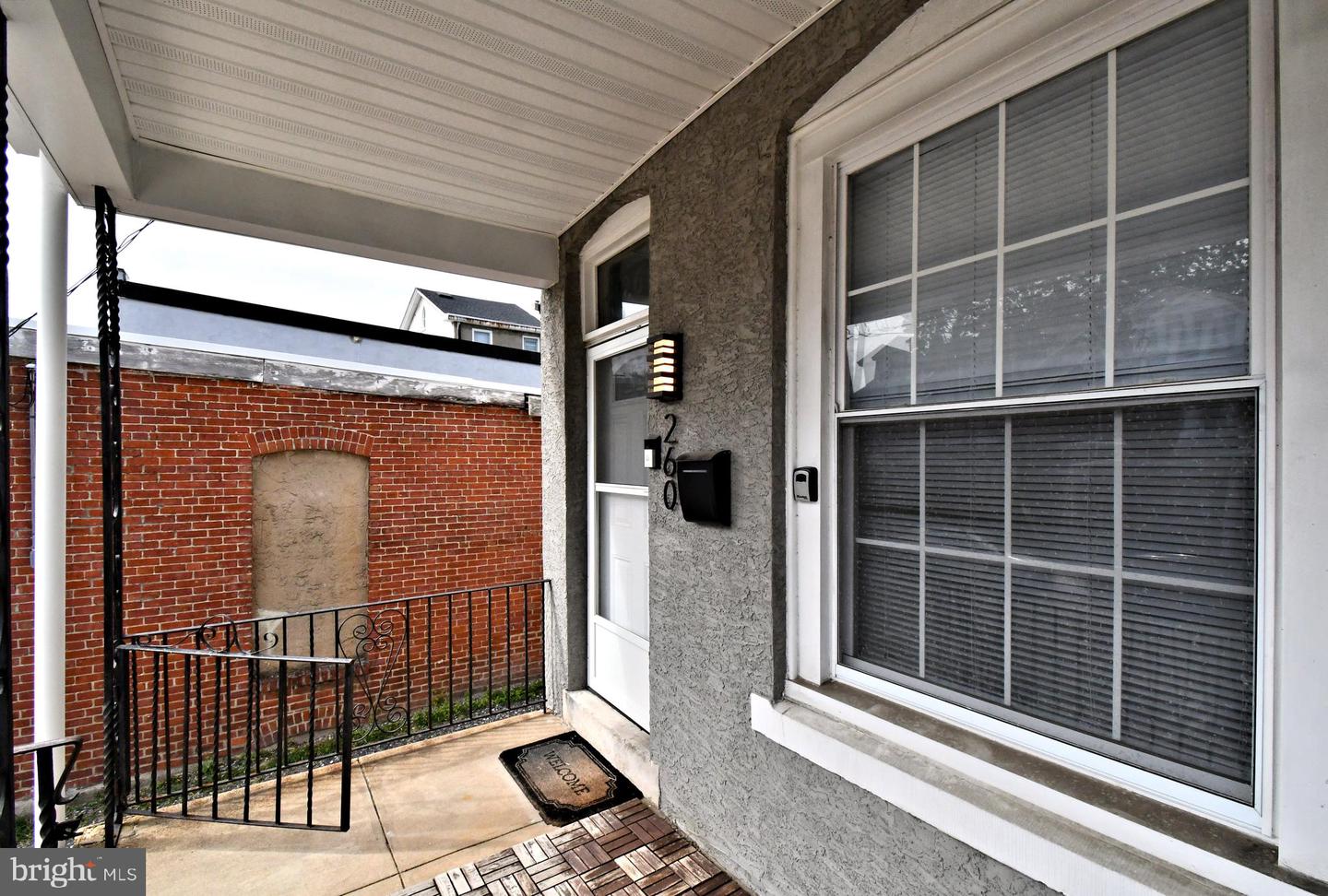 260 Roxborough Ave Property Photo 4
