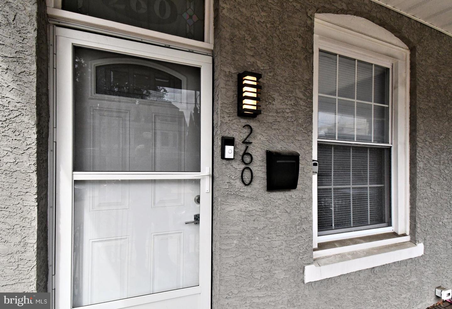 260 Roxborough Ave Property Photo 5