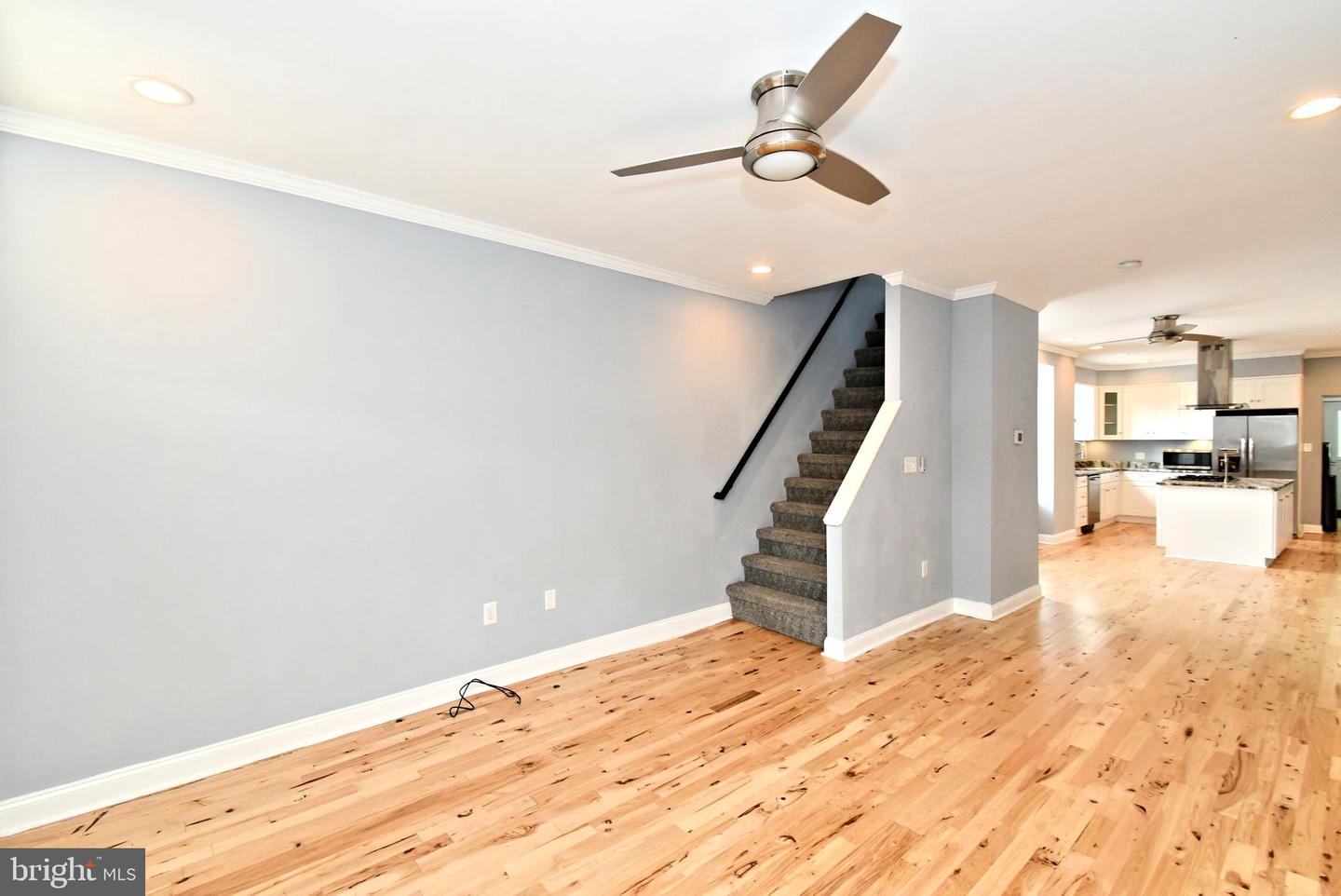 260 Roxborough Ave Property Photo 7