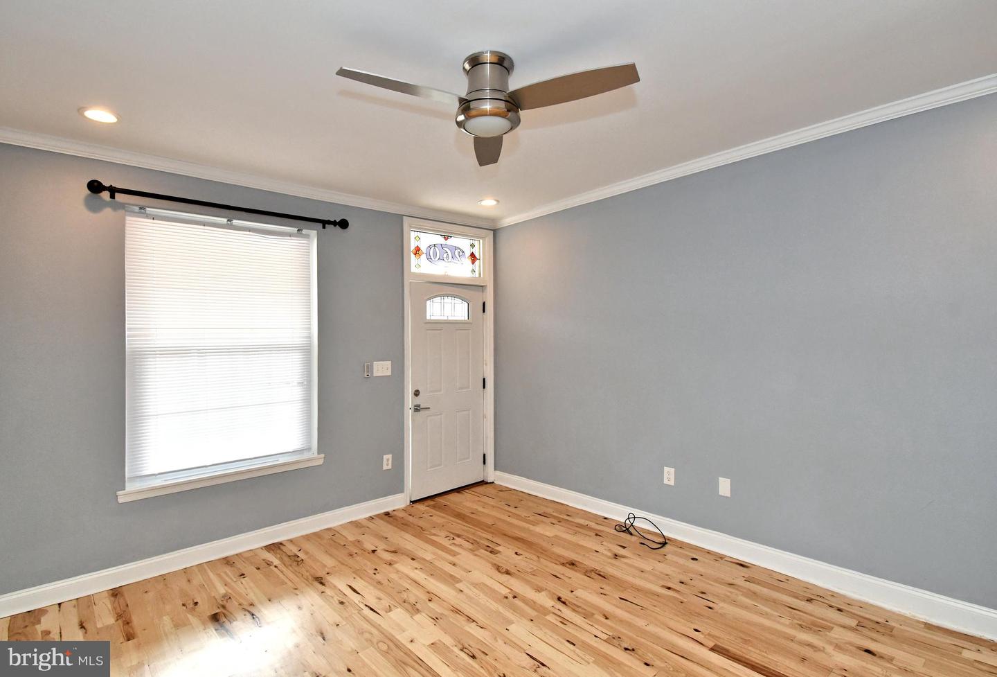260 Roxborough Ave Property Photo 8