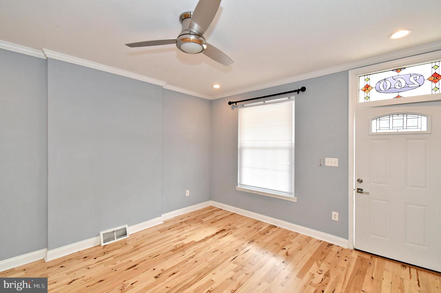 260 Roxborough Ave Property Photo 9