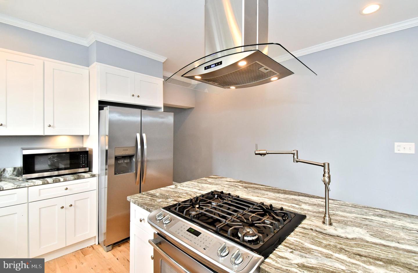 260 Roxborough Ave Property Photo 18