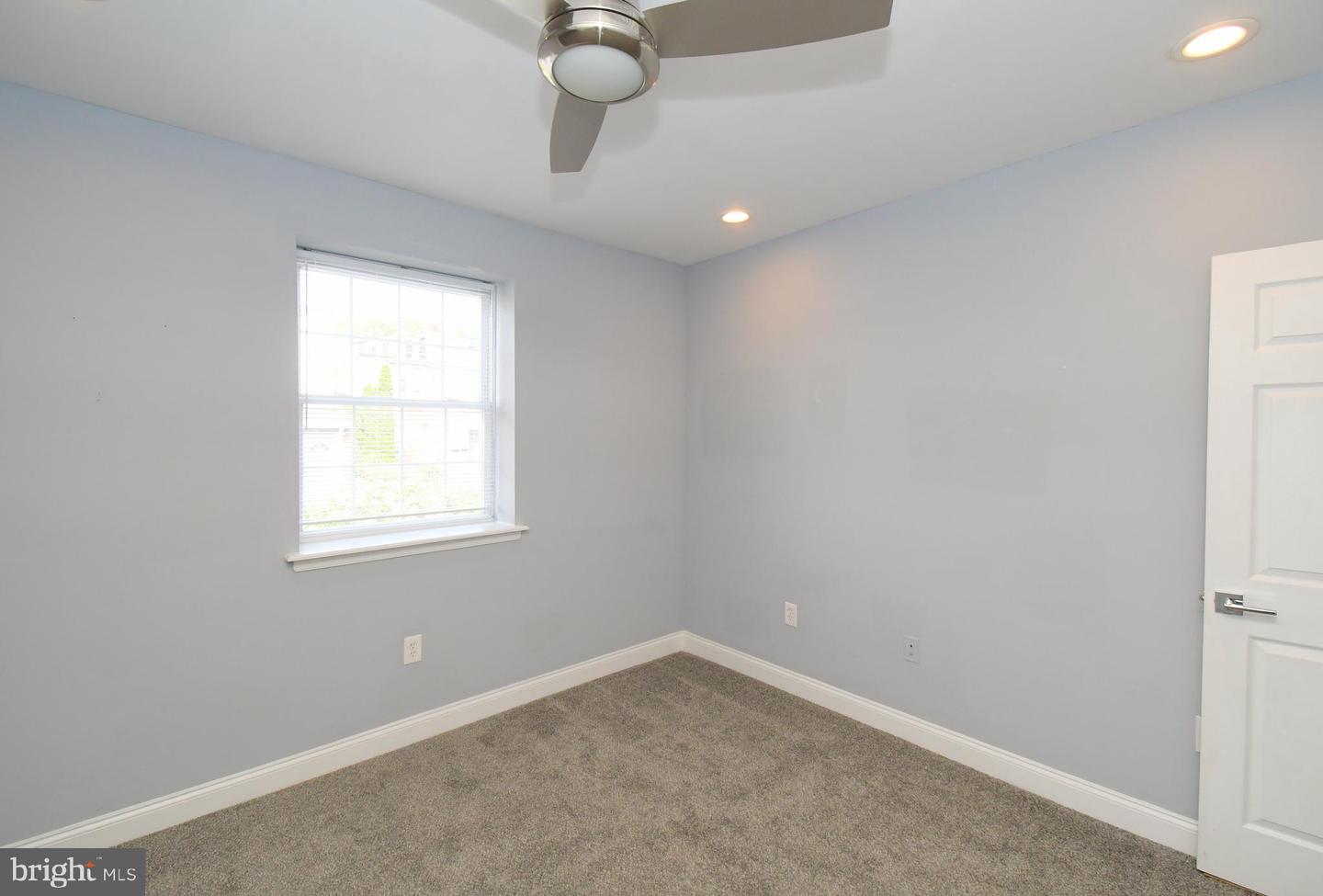 260 Roxborough Ave Property Photo 26