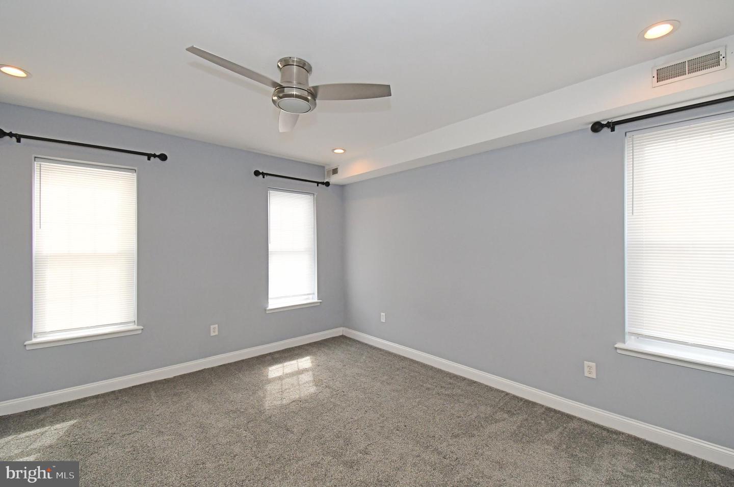 260 Roxborough Ave Property Photo 28