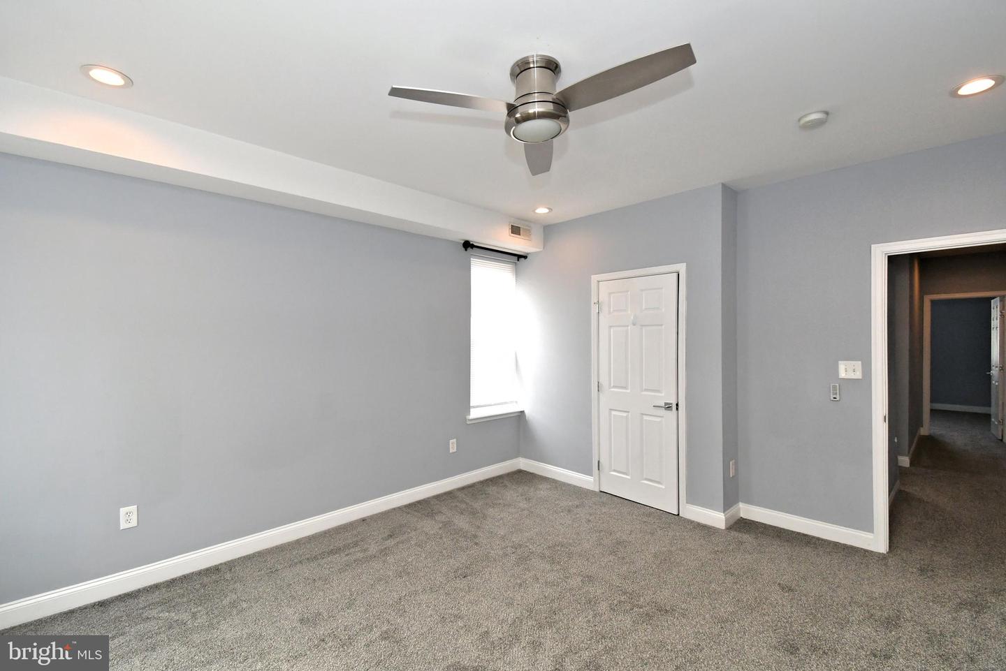 260 Roxborough Ave Property Photo 29