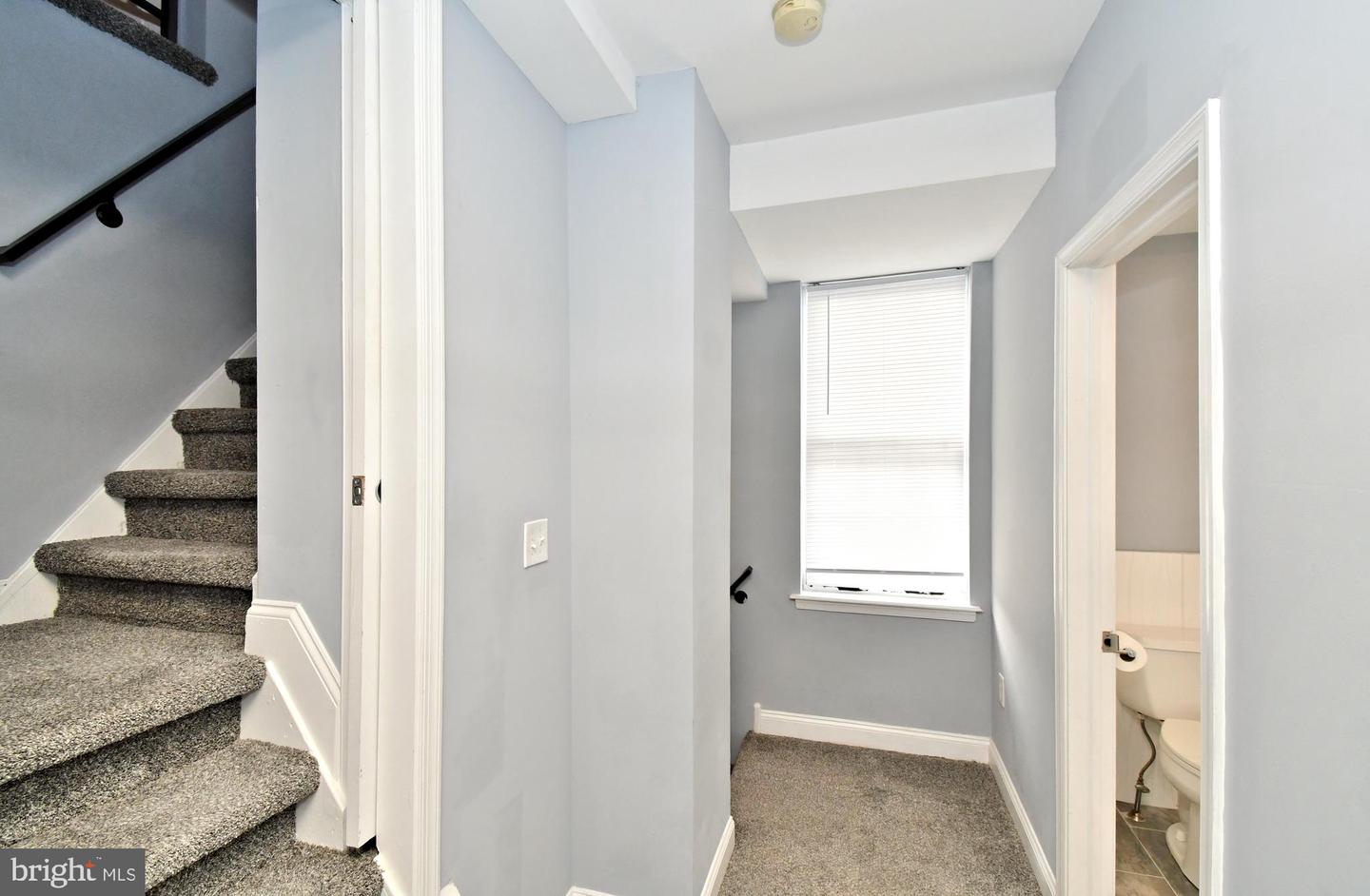 260 Roxborough Ave Property Photo 31