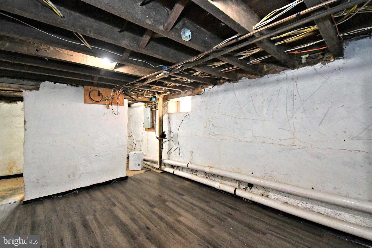 260 Roxborough Ave Property Photo 40
