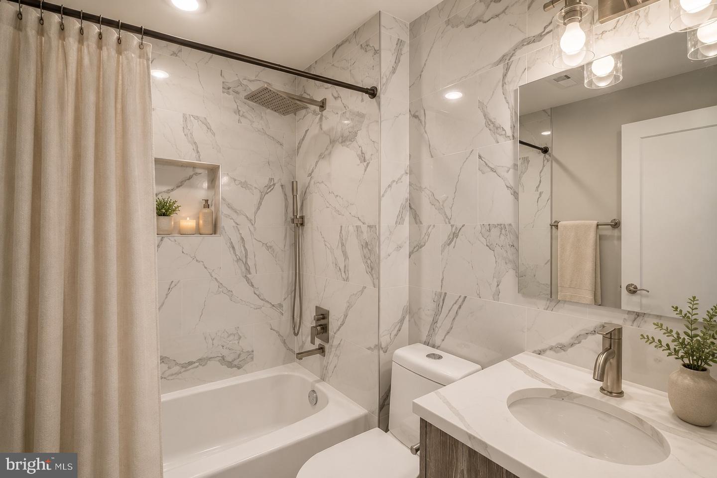 2222 Frankford Ave Property Photo 8