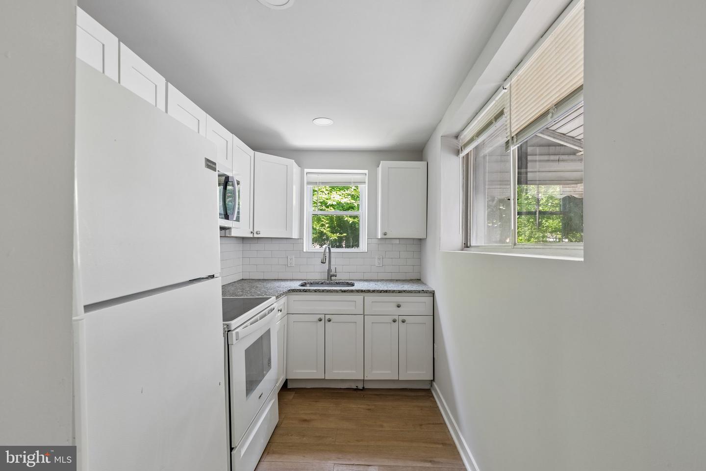 5325 W Stiles St Property Photo 6