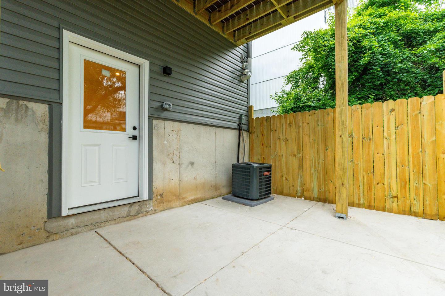 4748 Sheldon St Property Photo 21