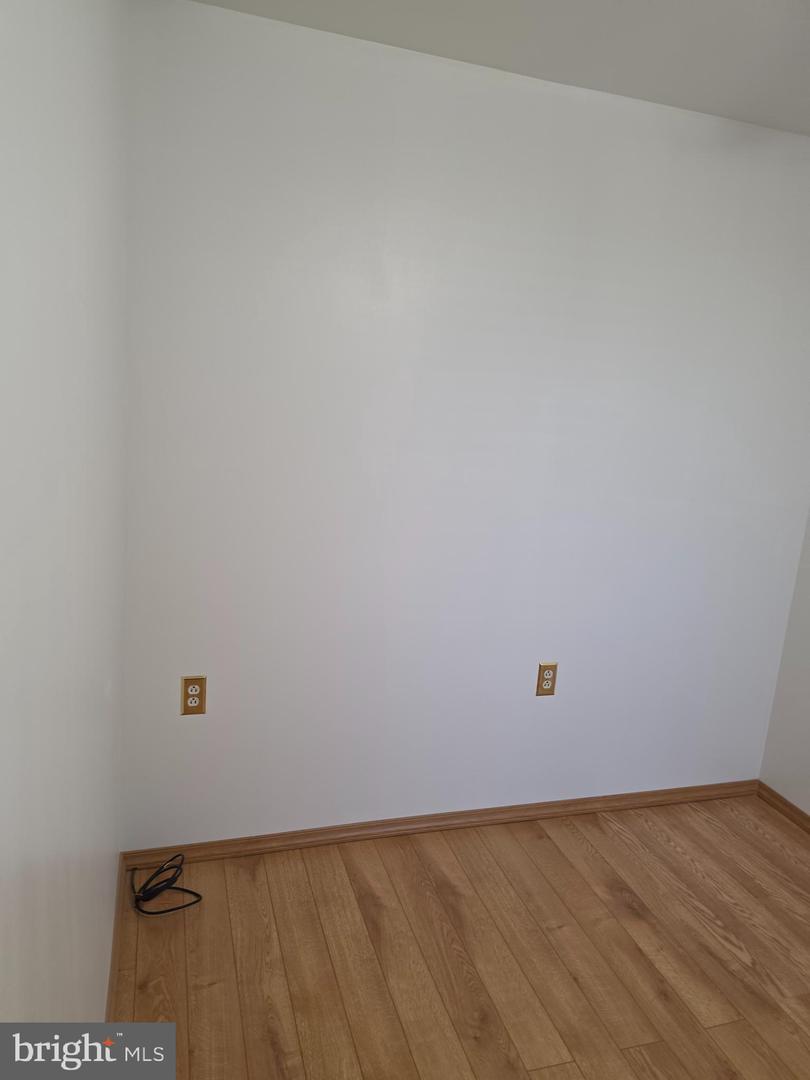 2446 S American St Property Photo 25