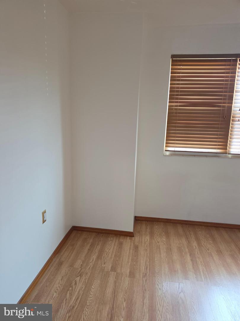 2446 S American St Property Photo 27