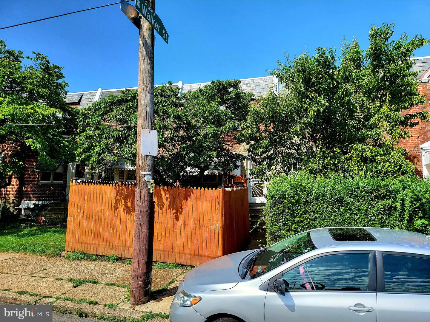 1874 PRATT ST Property Photo 1