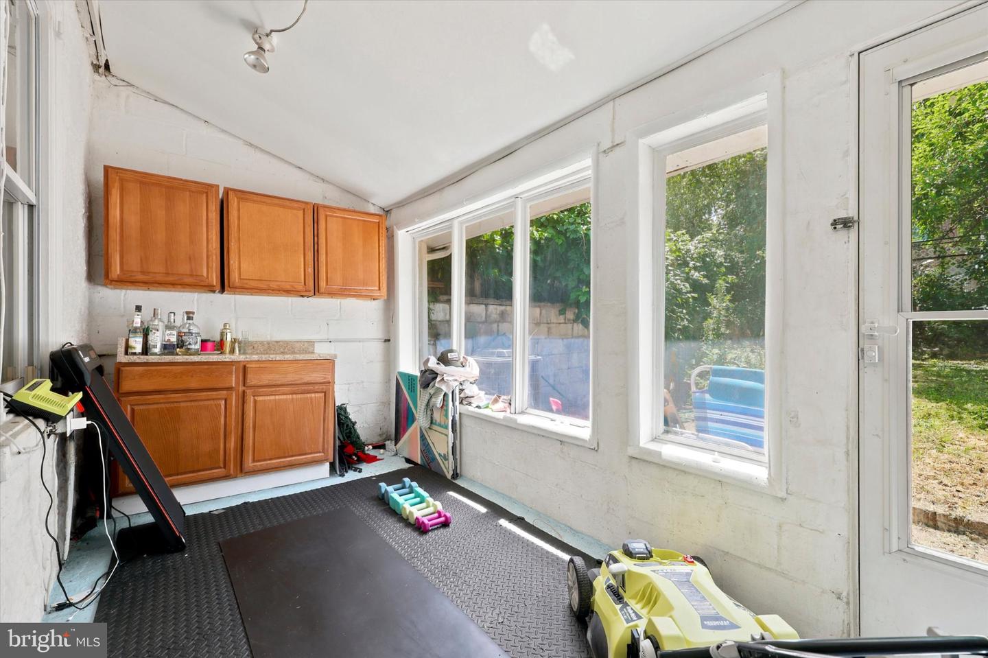 110 Dawson St Property Photo 9