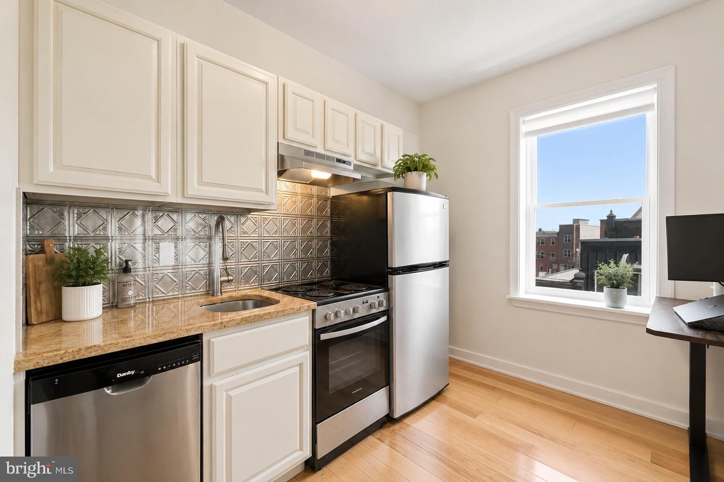1546 Frankford Ave #3b Property Photo 4