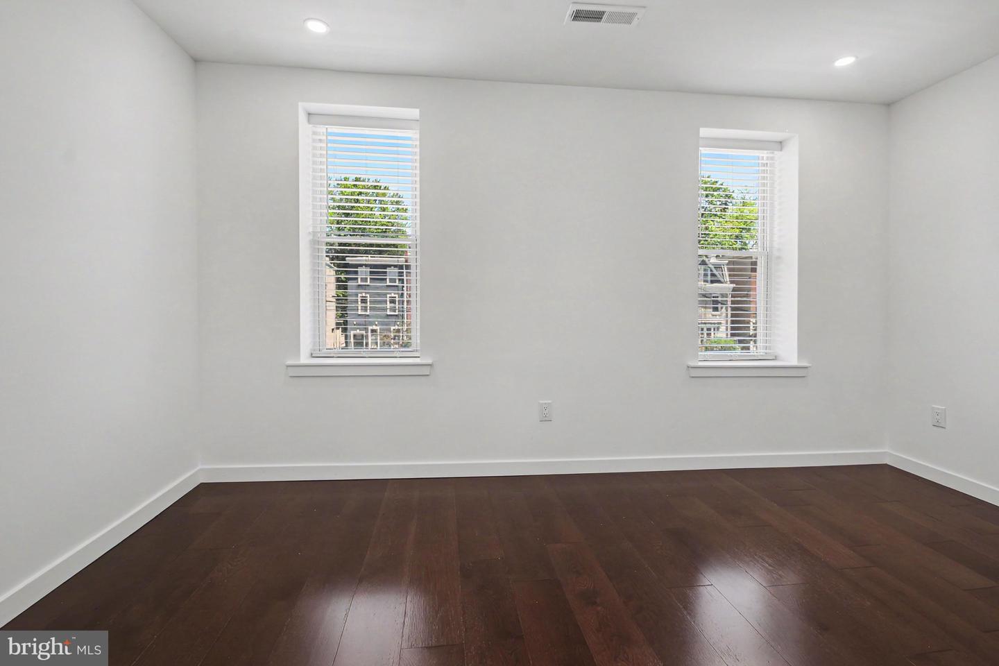 3520 W Allegheny Ave Property Photo 9