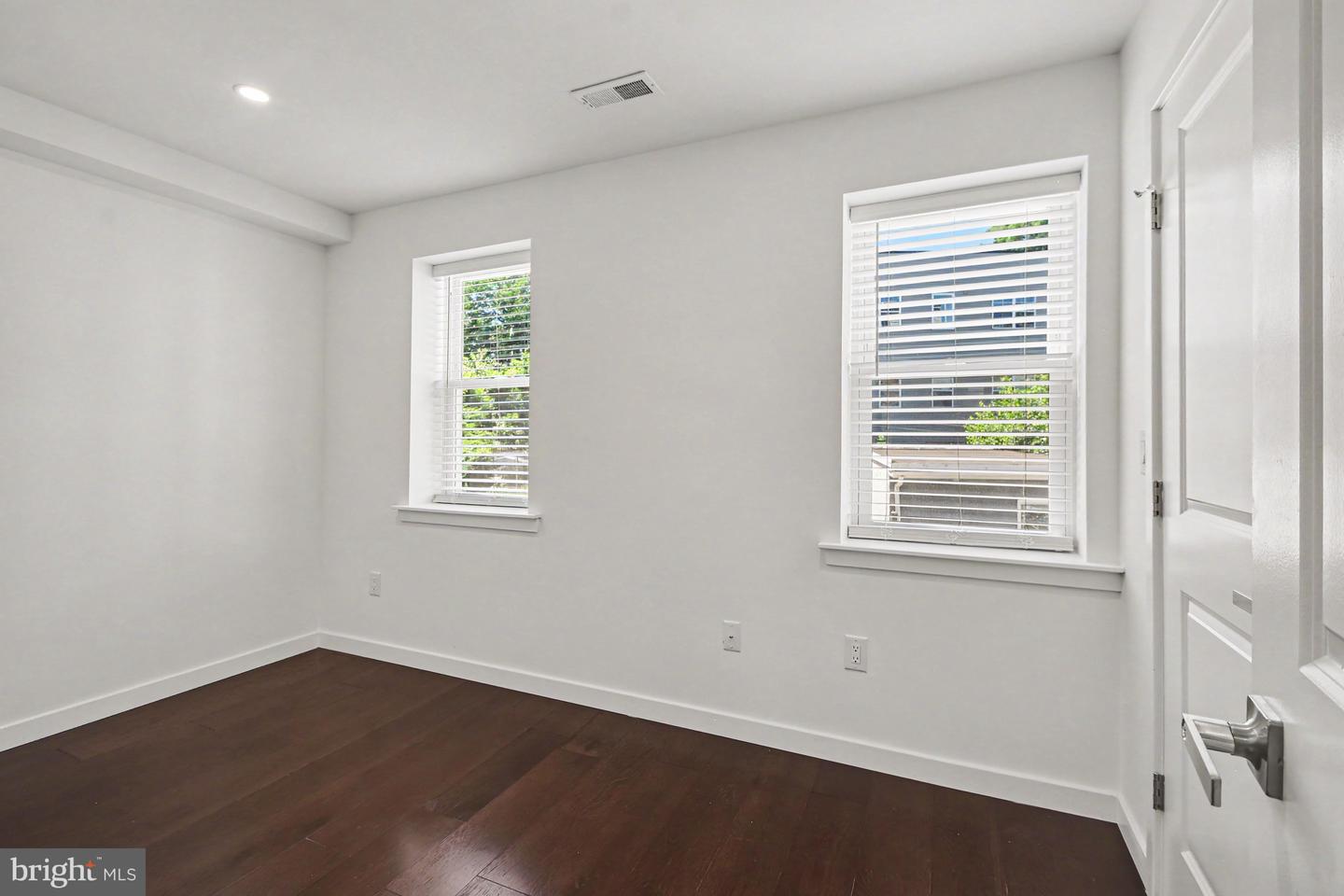 3520 W Allegheny Ave Property Photo 20