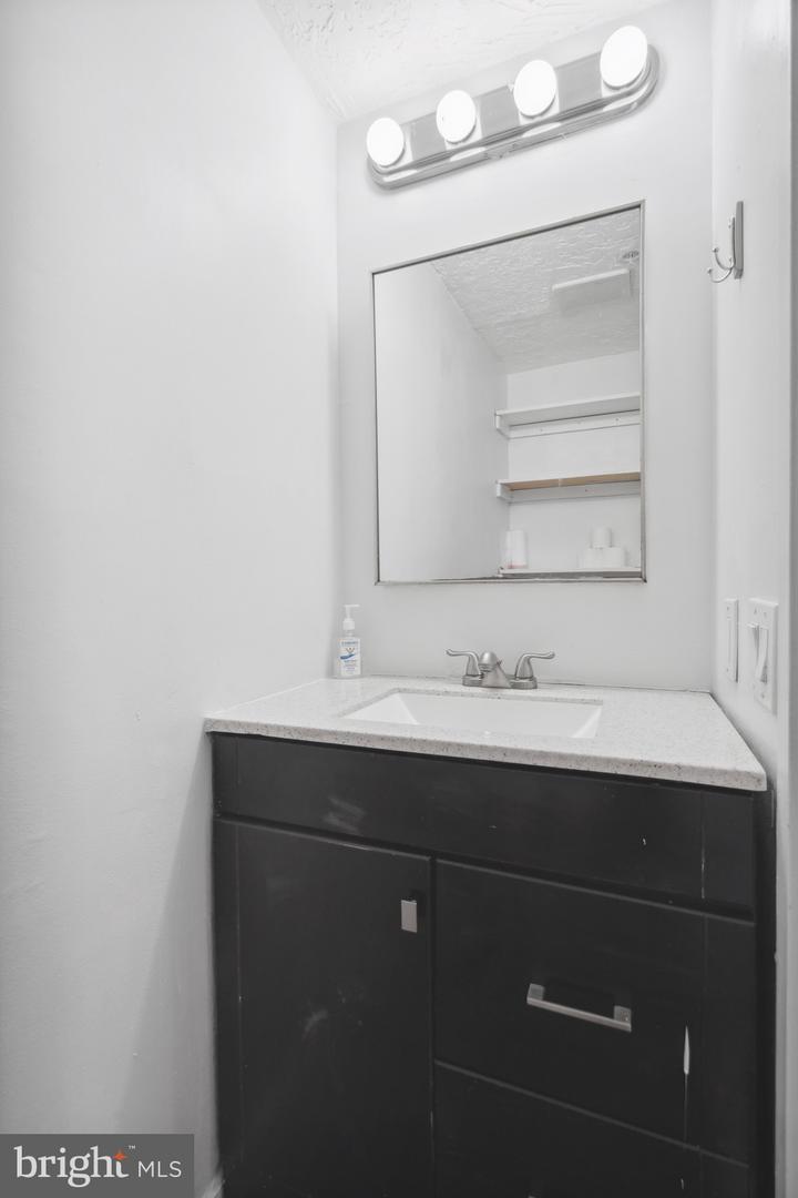 12-16 S Letitia St #103 Property Photo 8