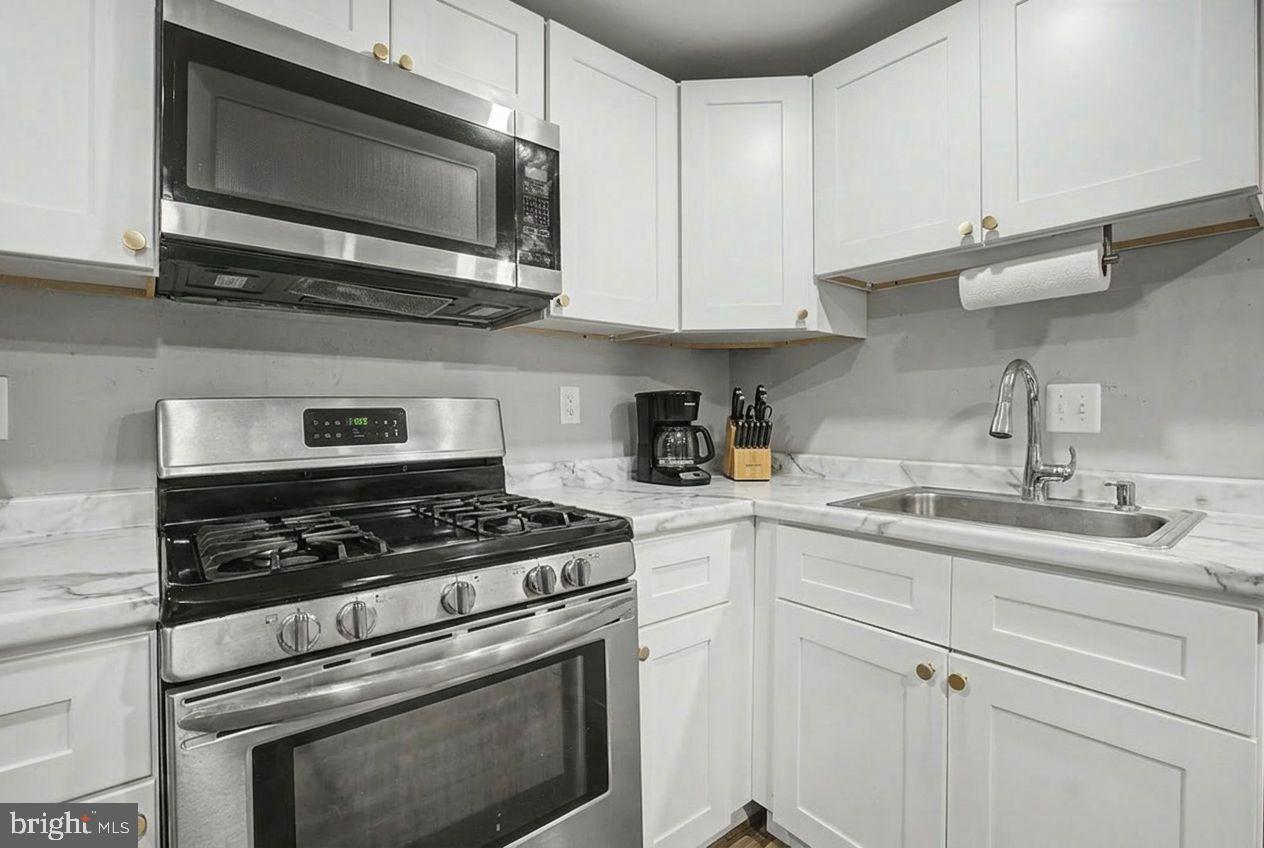 5230 Schuyler St Property Photo 9