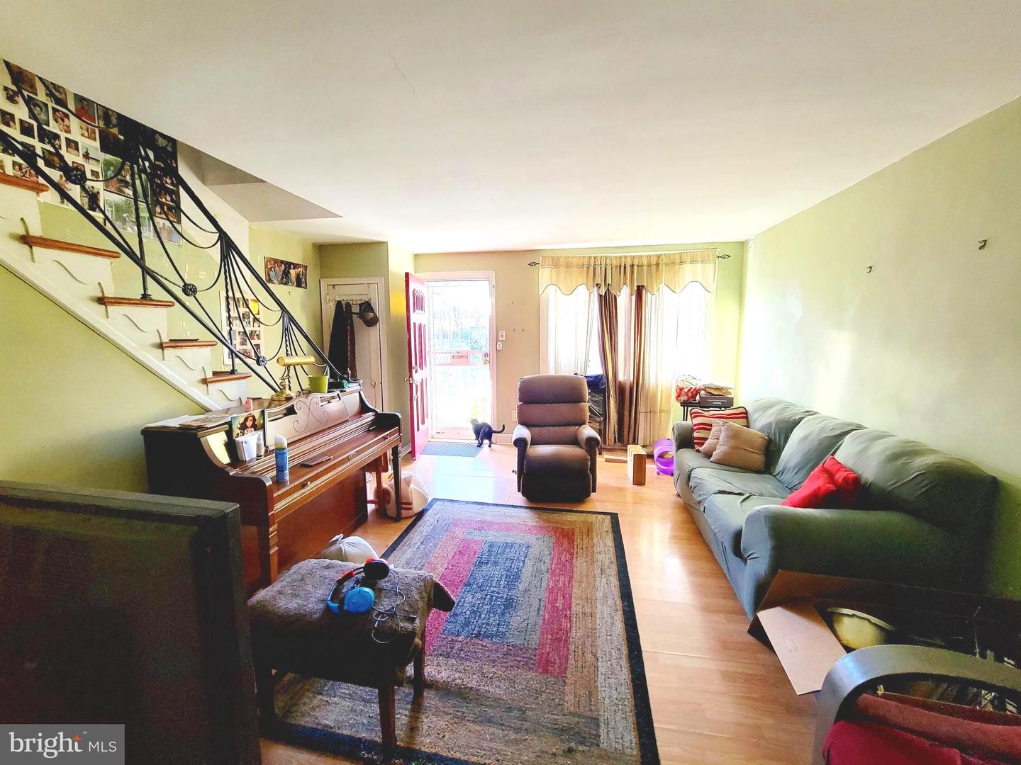 5851 Sylvester St Property Photo 7