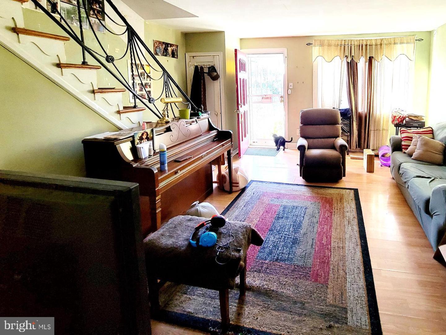 5851 Sylvester St Property Photo 15