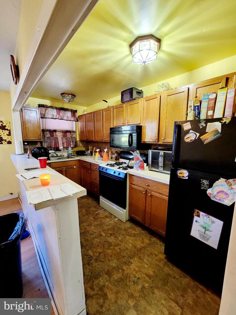 5851 Sylvester St Property Photo 20