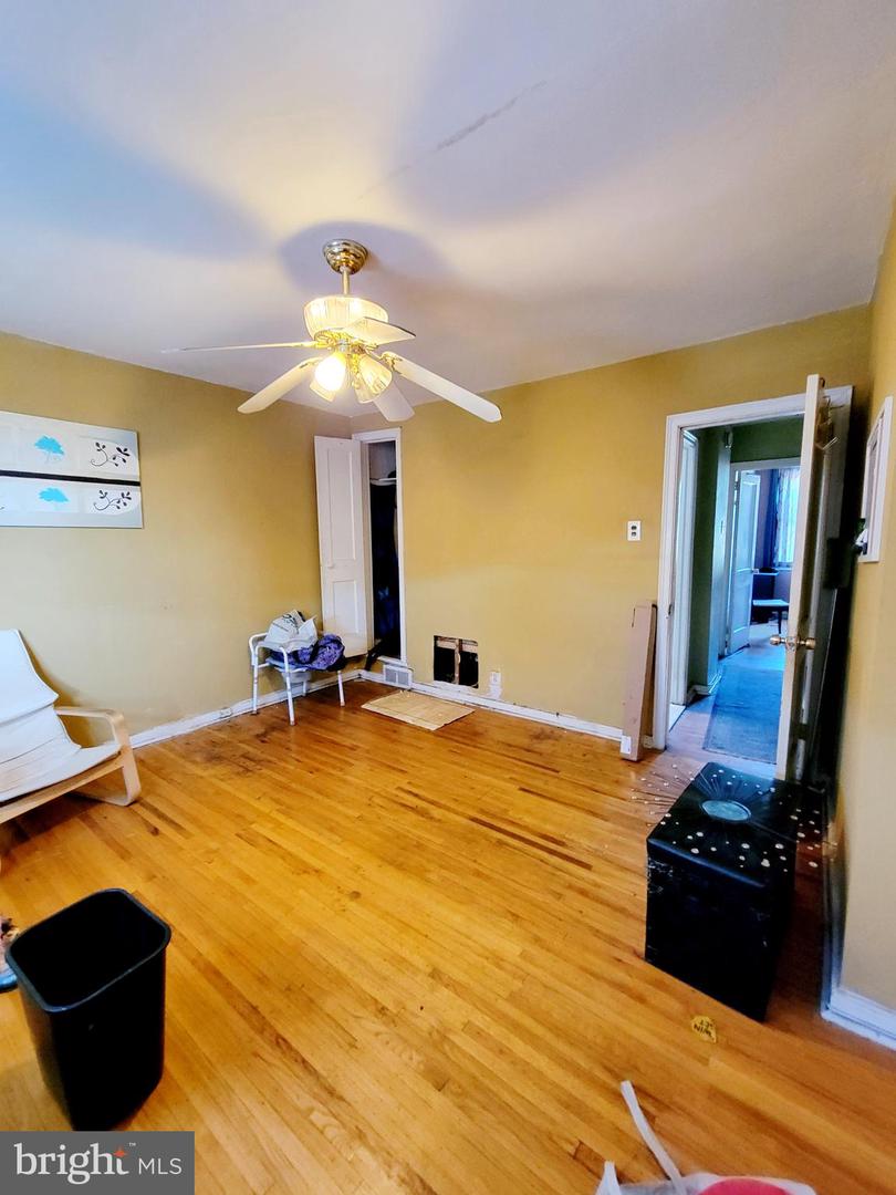 5851 Sylvester St Property Photo 25