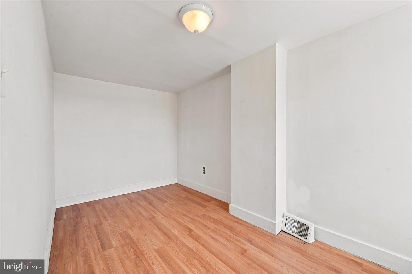 102 E Huntingdon St Property Photo 20