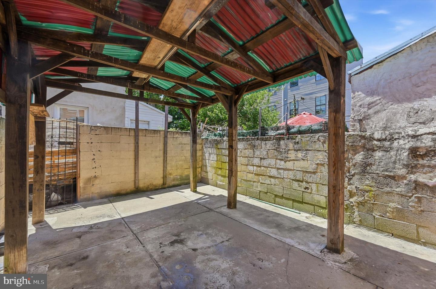102 E Huntingdon St Property Photo 27