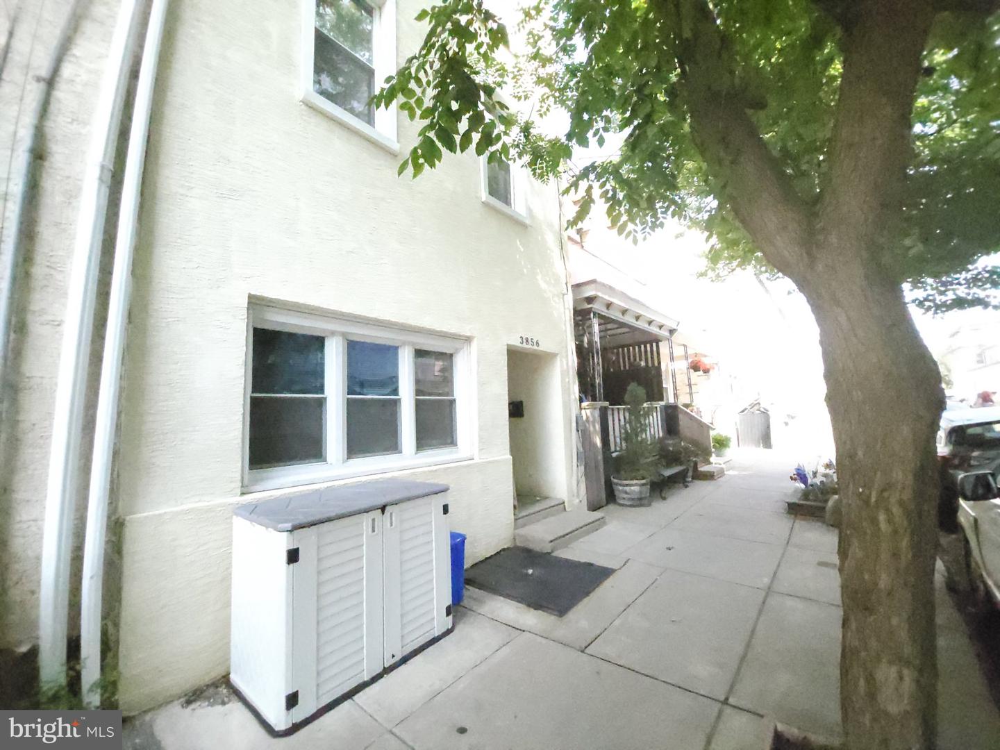 3856 Terrace St Property Photo 2
