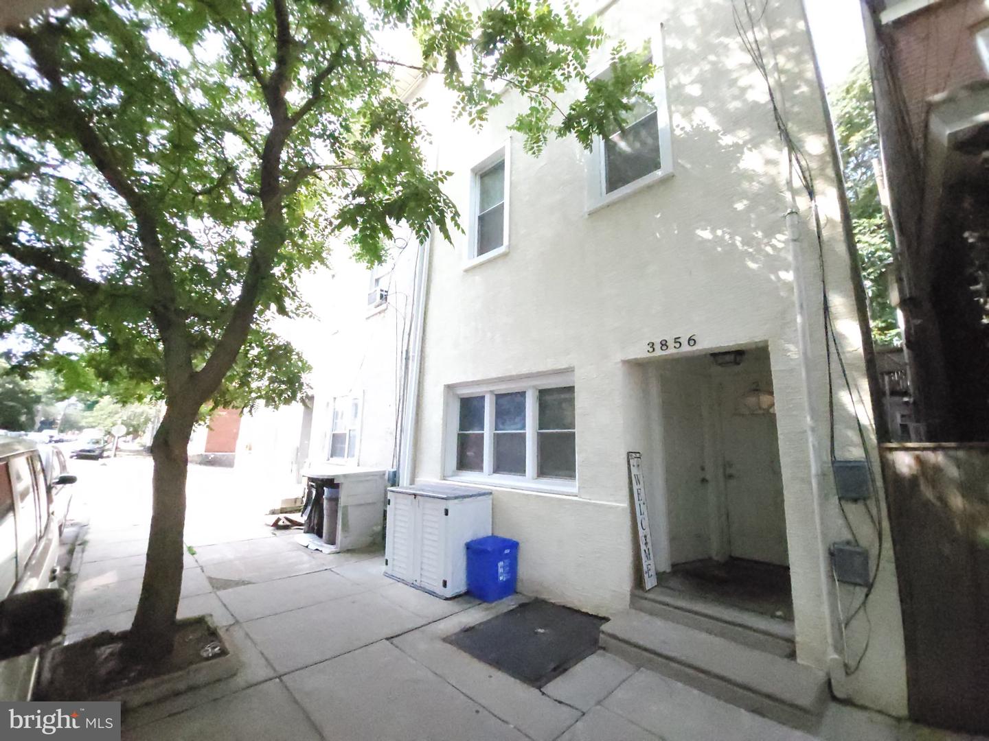 3856 Terrace St Property Photo 4