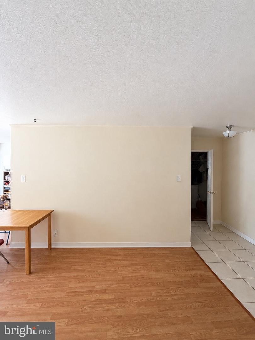 3900-00 Ford Rd #3g Property Photo 6