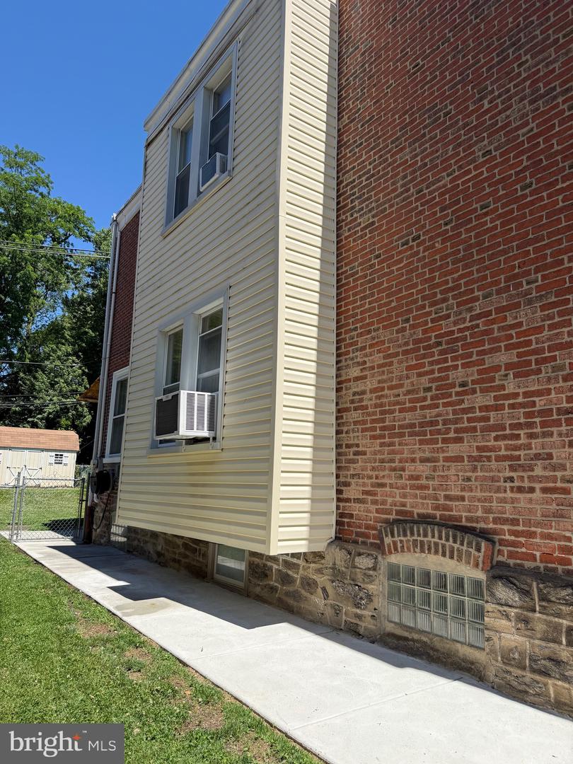 7038 Shelbourne St Property Photo 3