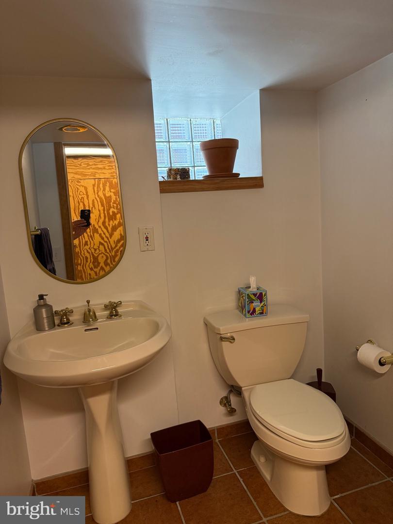 7038 Shelbourne St Property Photo 18