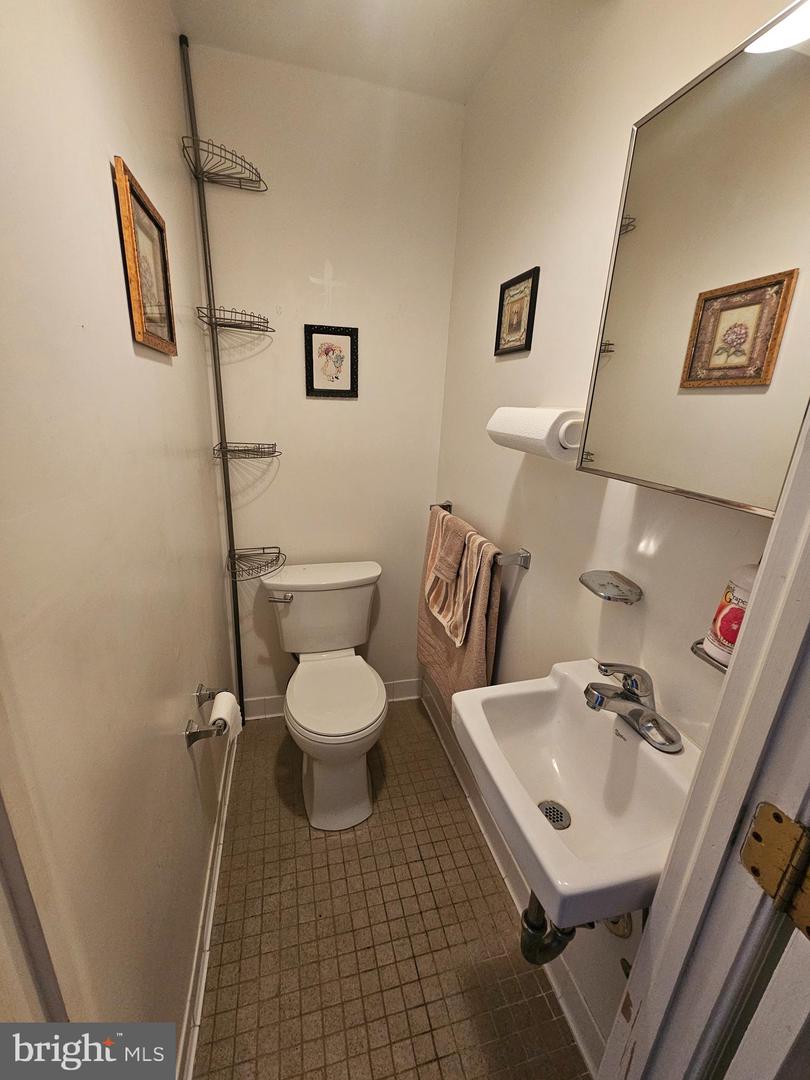 2523 W Sterner St Property Photo 4
