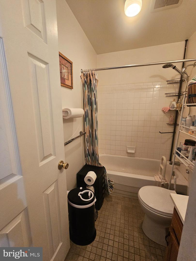 2523 W Sterner St Property Photo 7