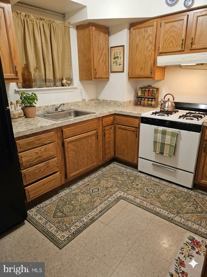 2523 W Sterner St Property Photo 7